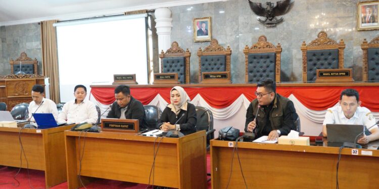 DPRD Kota Sukabumi Dorong Kejelasan Status Guru Honorer, Tunggu Kebijakan BKN