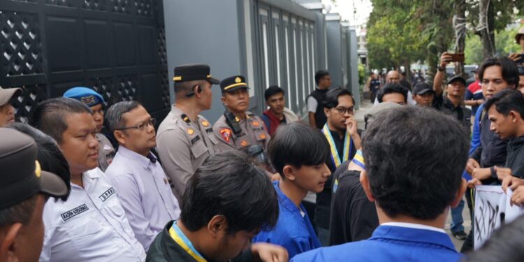 Ketua DPRD Kota Sukabumi Apresiasi Aksi Mahasiswa: Cermin Demokrasi Sehat