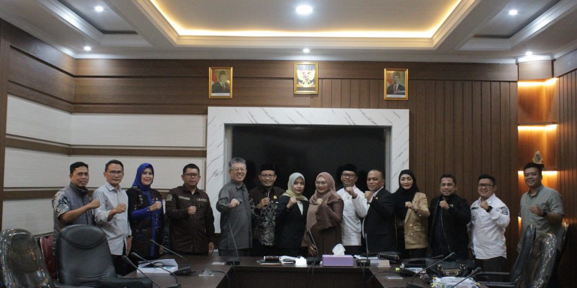 Pansus DPRD Kota Sukabumi Bahas LKPJ PJ Wali Kota Sukabumi Tahun 2024